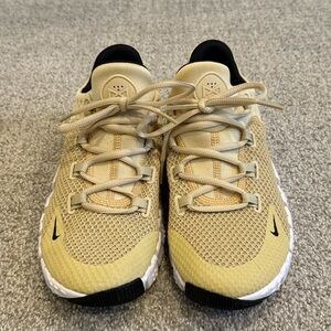 Nike Free Metcon 4 'Vegas Gold'
